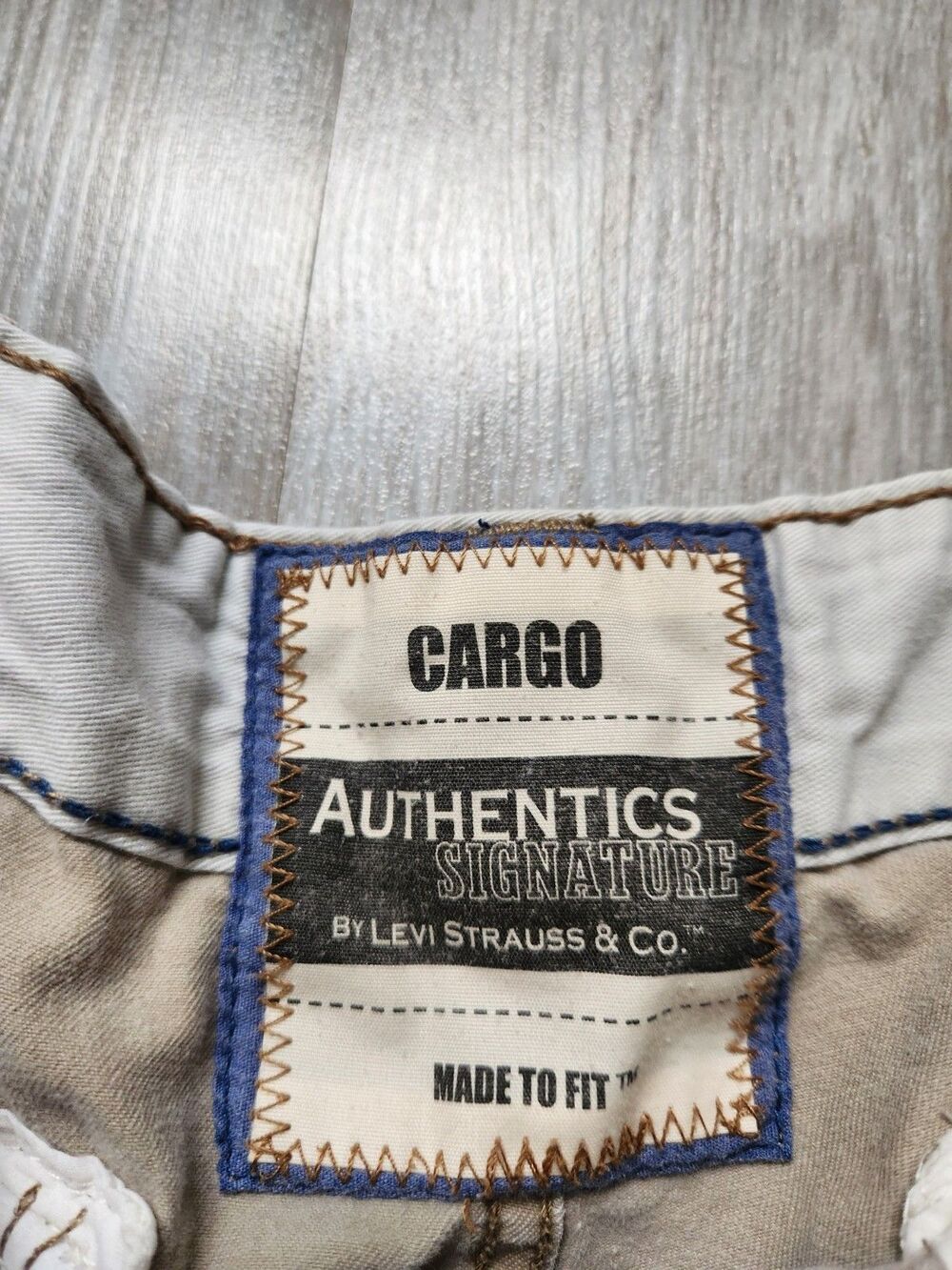 Levi Strauss & Co. Signature Authentics Cargo Shorts Men’s 34 Beige Tan Utility - Picture 2 of 8